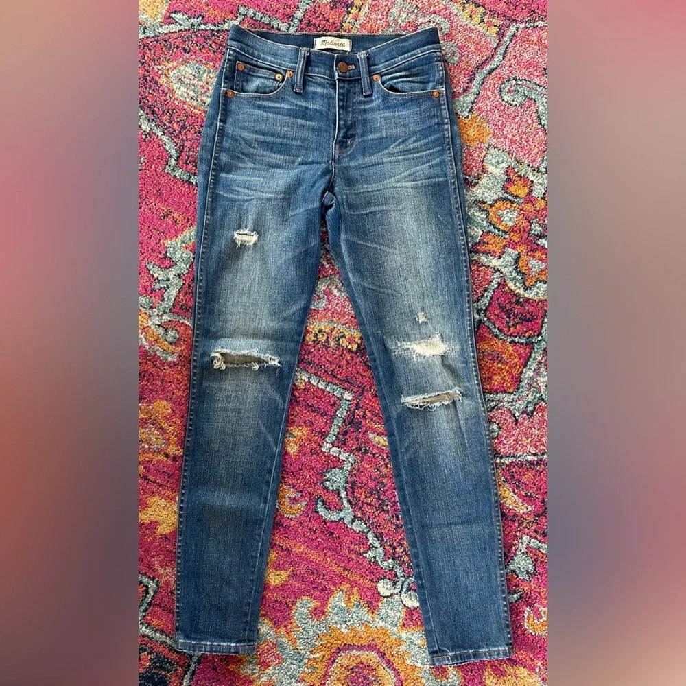Madewell | Women’s medium blue distressed high rise skinny skinny jeans, size 25
